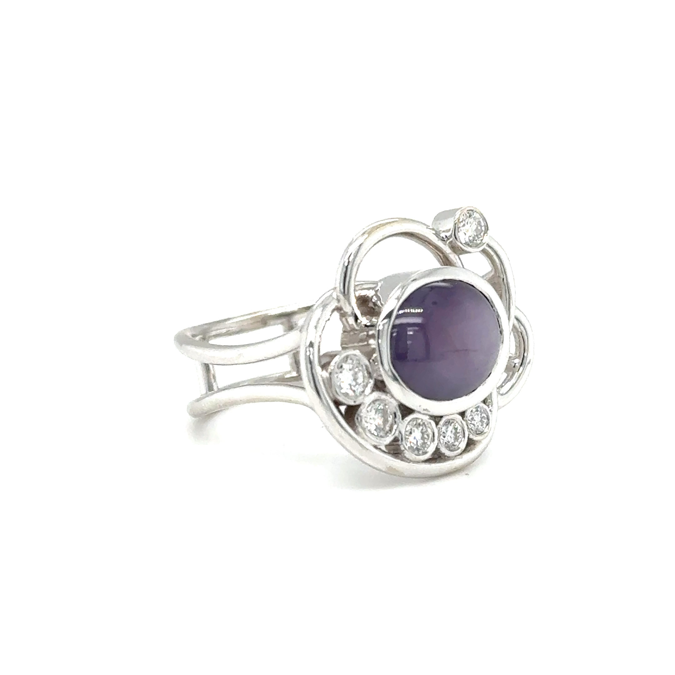 14KWG Star Sapphire & D=.30ctw ring