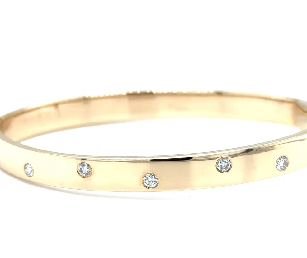 14KYG .42ctw G-H VS Gypsy Set Dia Bangle